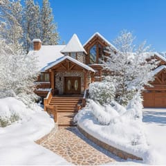 Lakefront · Dock · Spa · Near Village & Slopes