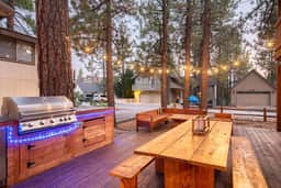 Beautiful Cabin with Spa, BBQ, & Fireplace - Image 3