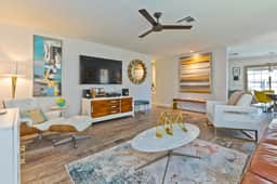 Desert Mid Century Oasis w/ Pool. Steps to Trails - Image 2