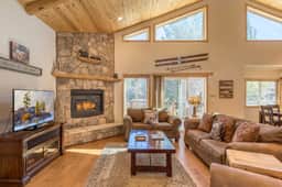 Walk to Ski Shuttle · Spa, Pool Table & Fireplace - Image 5