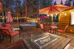 Private Mountain Retreat on 1 Acre. Spa, Firepit. - Image 5