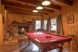 Bear Necessities ,4BR Cabin, Fireplace Near Slopes - Image 2
