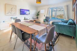 Private Pool, Hot Tub, 5 minutes to Park Entrance! - Image 5