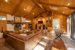 Indoor Spa! Steps to Snow Summit. Fireplaces. BBQ - Image 4