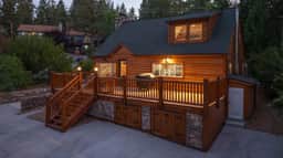 Cozy 3BR Cabin · Near Village, Lake & Slopes - Image 3