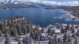 Cozy 3BR Cabin · Near Village, Lake & Slopes - Image 2