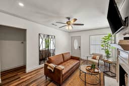 Remodeled 3BR by TCU · King Suite & Fenced Yard - Image 3