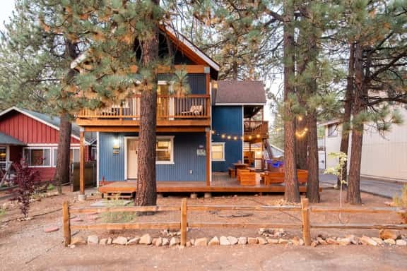 Beautiful Cabin with Spa, BBQ, & Fireplace - Image 1
