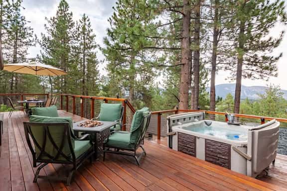 Remodeled Chalet ,Hot Tub ,Close to Slopes - Image 1