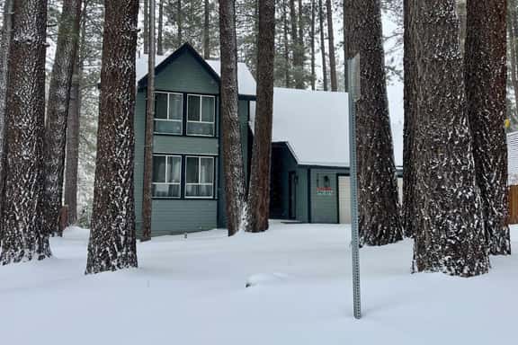 Steps to Snow Summit · Game Room & Spa · 3BR/3BA - Image 1