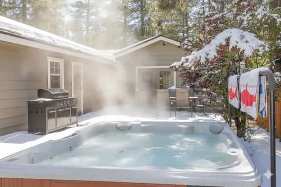 Bright Remodeled Cabin · Private Spa · Near Slopes - Image 1