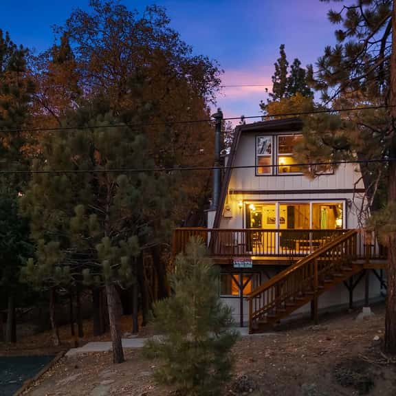 Moonridge Cabin · Hot Tub · Bunk Room · Sleeps 10 - Image 1