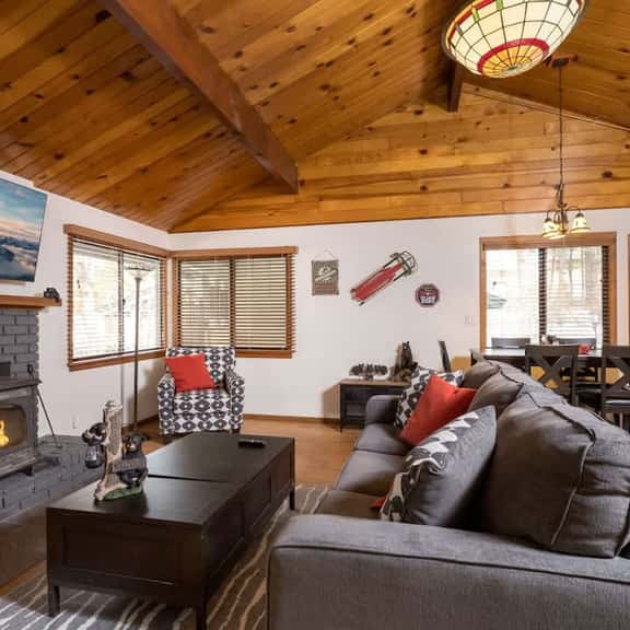 Beautiful Chateau. Fireplace, BBQ, & near Slopes. - Image 1