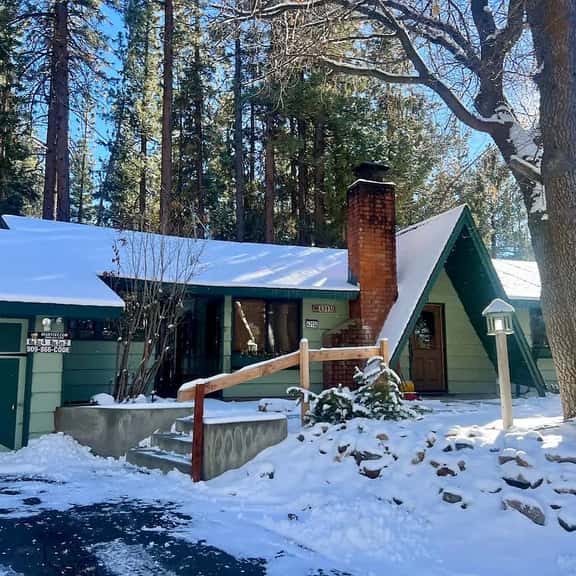 Single-Story Cabin · Near Slopes · Fireplace & BBQ - Image 1