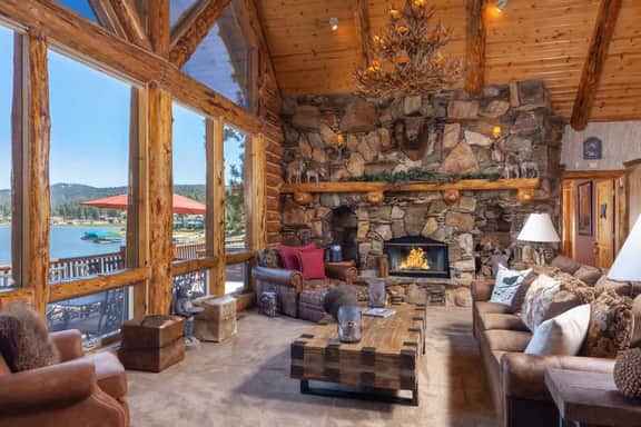 Lakefront Luxury Private Dock, Spa & Game Room - Image 5