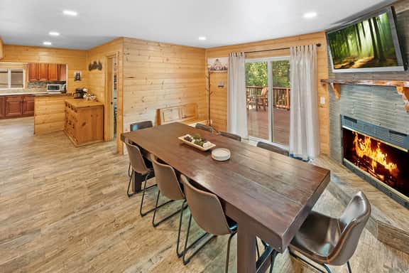 Walk to Lake · 2 Primary Suites · Game Room · BBQ - Image 5