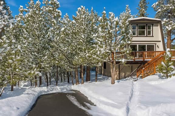 Moonridge Cabin · Hot Tub · Bunk Room · Sleeps 10 - Image 2