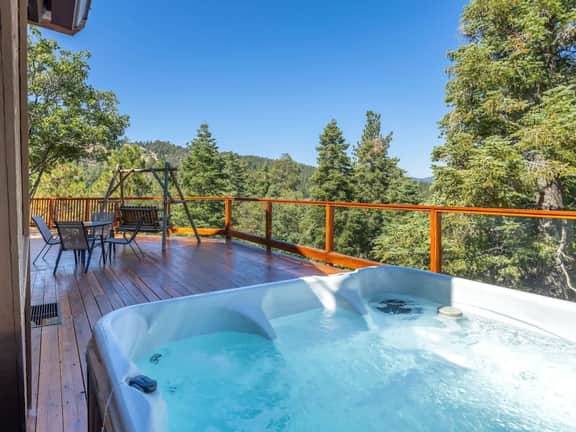 Lake View Chalet · 5BR/5BA · Hot Tub & Pool Table - Image 2