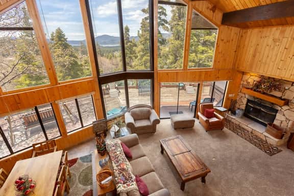 Lake View Chalet · 5BR/5BA · Hot Tub & Pool Table - Image 3