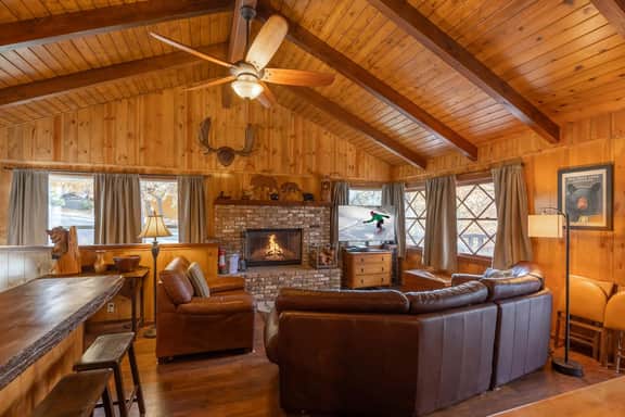 Bear Necessities ,4BR Cabin, Fireplace Near Slopes - Image 5