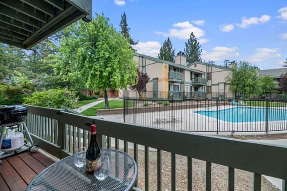 Walk to Lake · Pool & Spa · 2BR/2BA · Arcade Game - Image 3