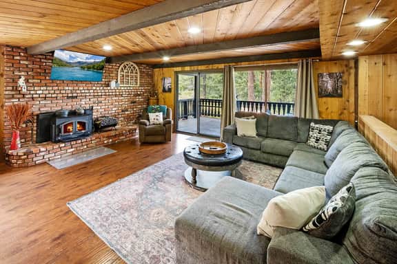 Mancave. Steps to Summit Resort. Spa and BBQ. - Image 2