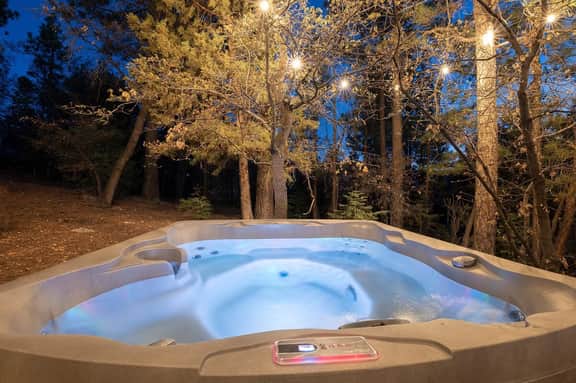 Game Room,  Hot Tub, Views, Jetted bathtub. BBQ. - Image 3