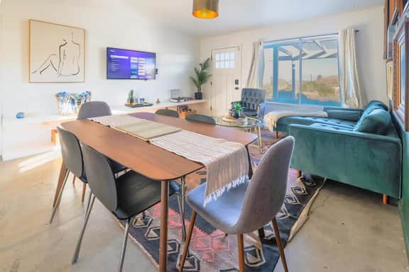 Private Pool, Hot Tub, 5 minutes to Park Entrance! - Image 5