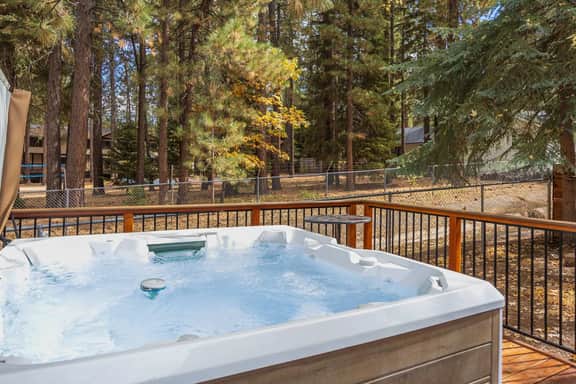 Walk to Summit, Spa, BBQ, Fireplace - Image 3