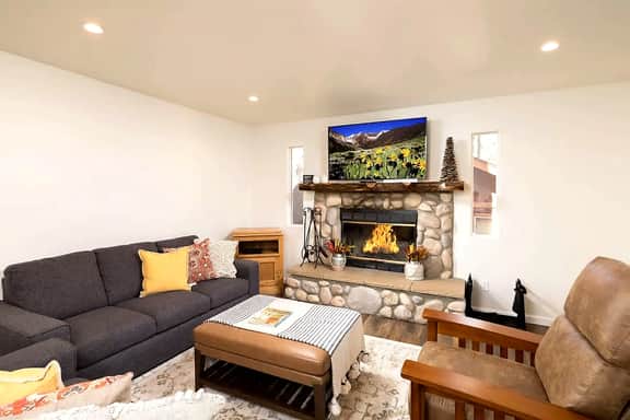 Walk to Snow Summit · Game Room & Spa · Sleeps 8 - Image 4