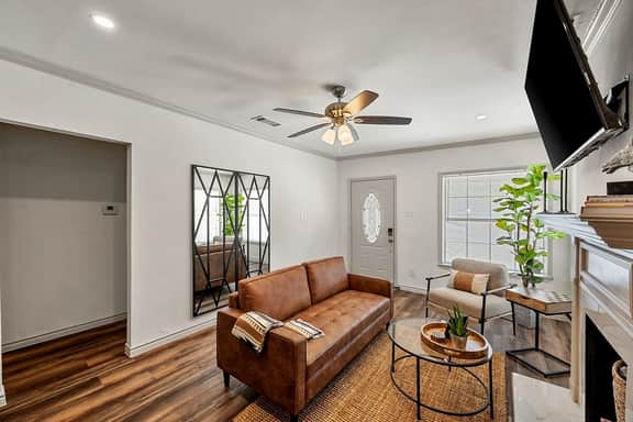 Remodeled 3BR by TCU · King Suite & Fenced Yard - Image 3